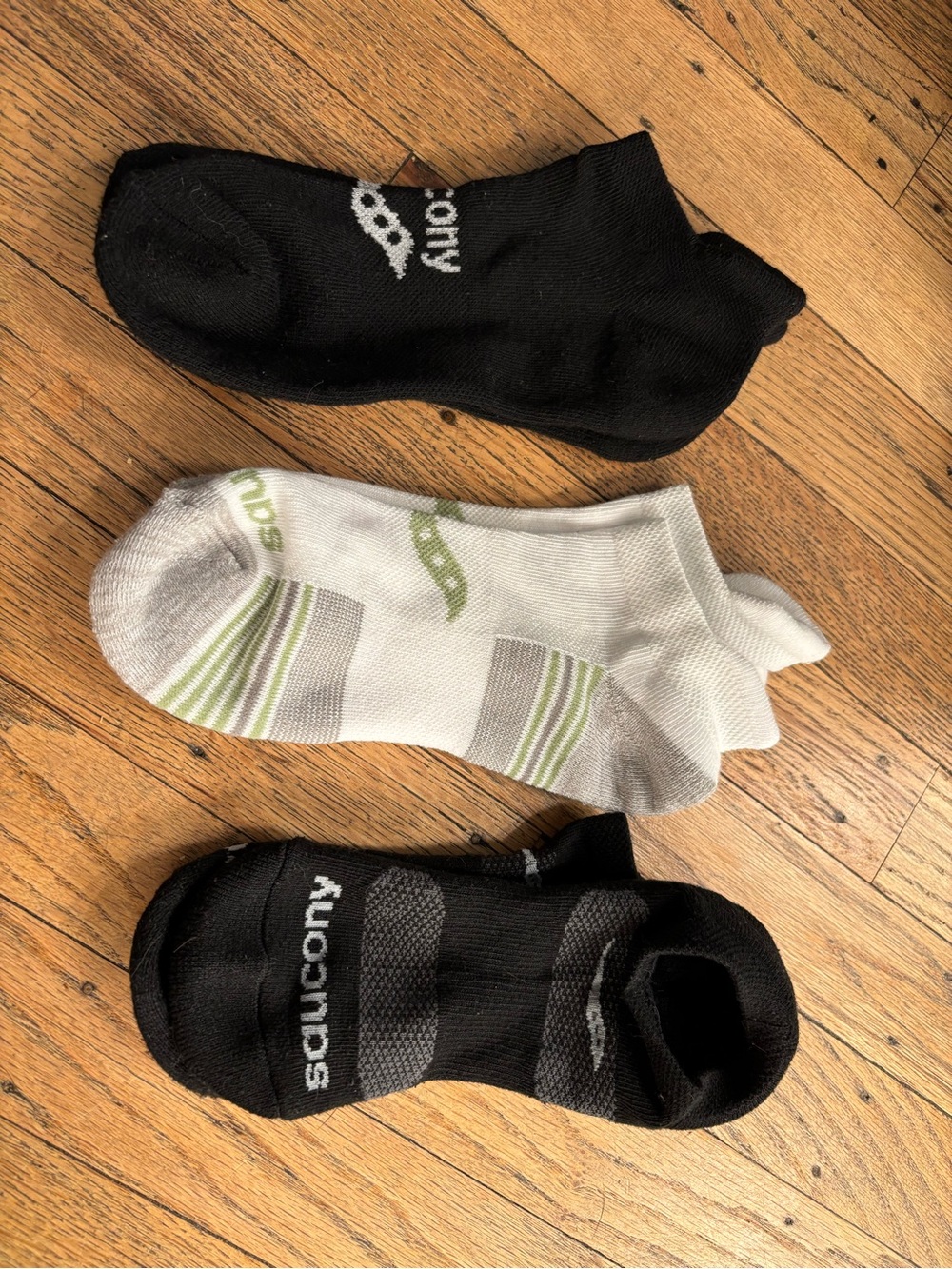 Saucony Low-Cut Athletic Socks - Black, White, Light Green, Gray